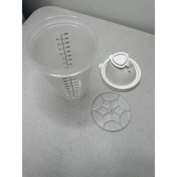 Norpro 2-Cup Measuring Shaker - 8 Inch - Kitchen Essential- White - Picture 5 of 5